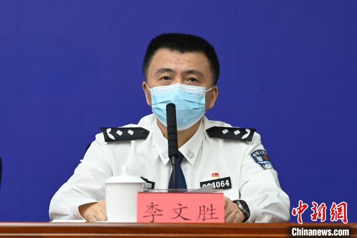 成都市公安局交管局局长李文胜。 安源 摄 成都市公安局交管局局长李文胜。 安源 摄