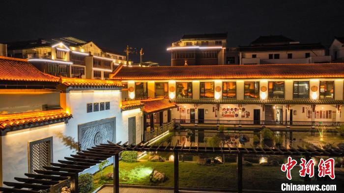 麦香隐墅的夜景 鲍小红 摄 麦香隐墅的夜景 鲍小红 摄